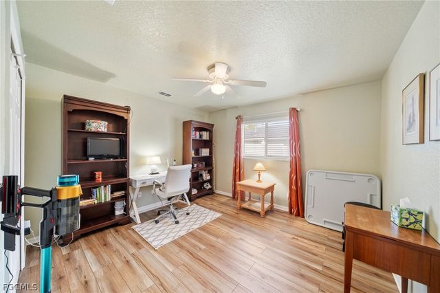 1007 SE 23rd AVE, Cape Coral, FL 33990