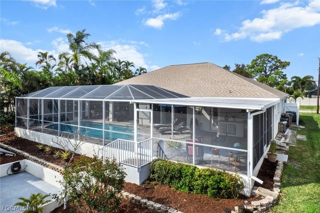 1007 SE 23rd AVE, Cape Coral, FL 33990