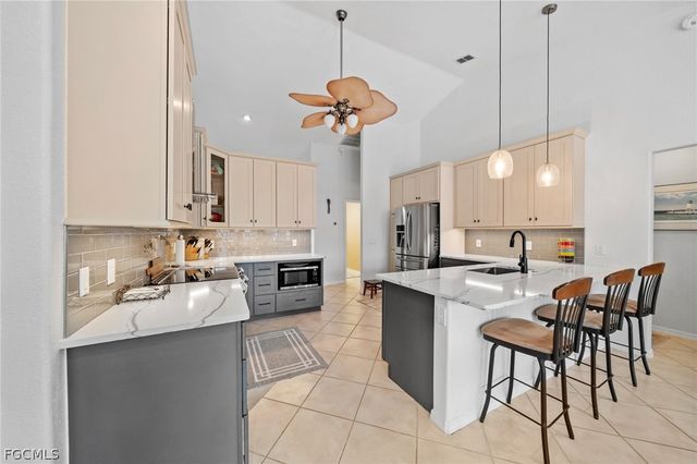 1007 SE 23rd AVE, Cape Coral, FL 33990