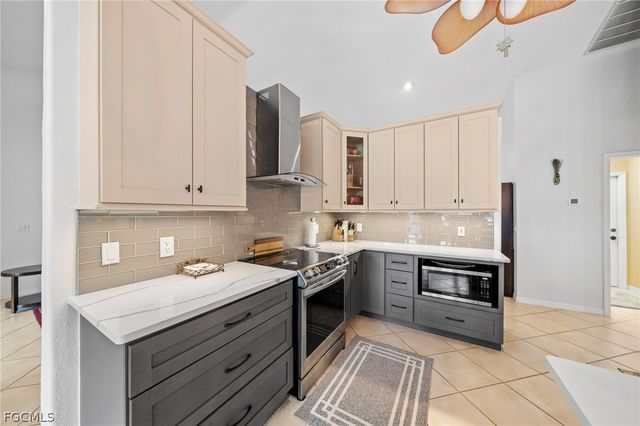 1007 SE 23rd AVE, Cape Coral, FL 33990