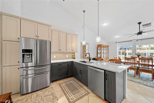 1007 SE 23rd AVE, Cape Coral, FL 33990