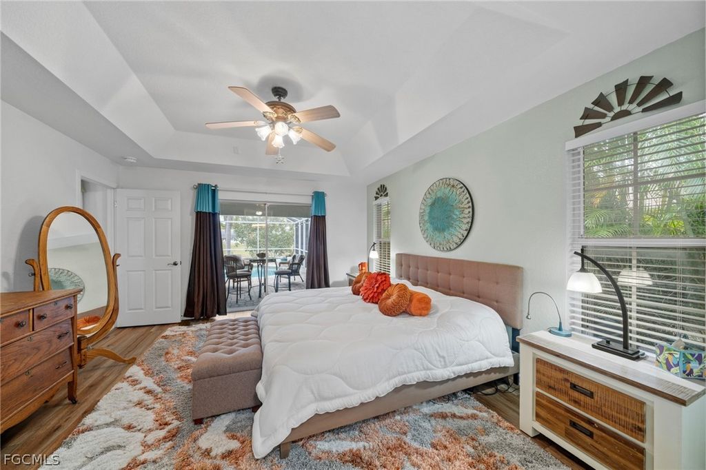 Image 15 of property listing at 1007 SE 23rd AVE, Cape Coral, FL 33990