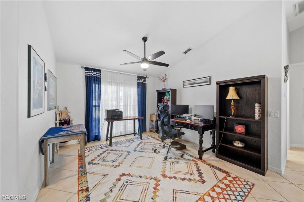 Image 22 of property listing at 1007 SE 23rd AVE, Cape Coral, FL 33990