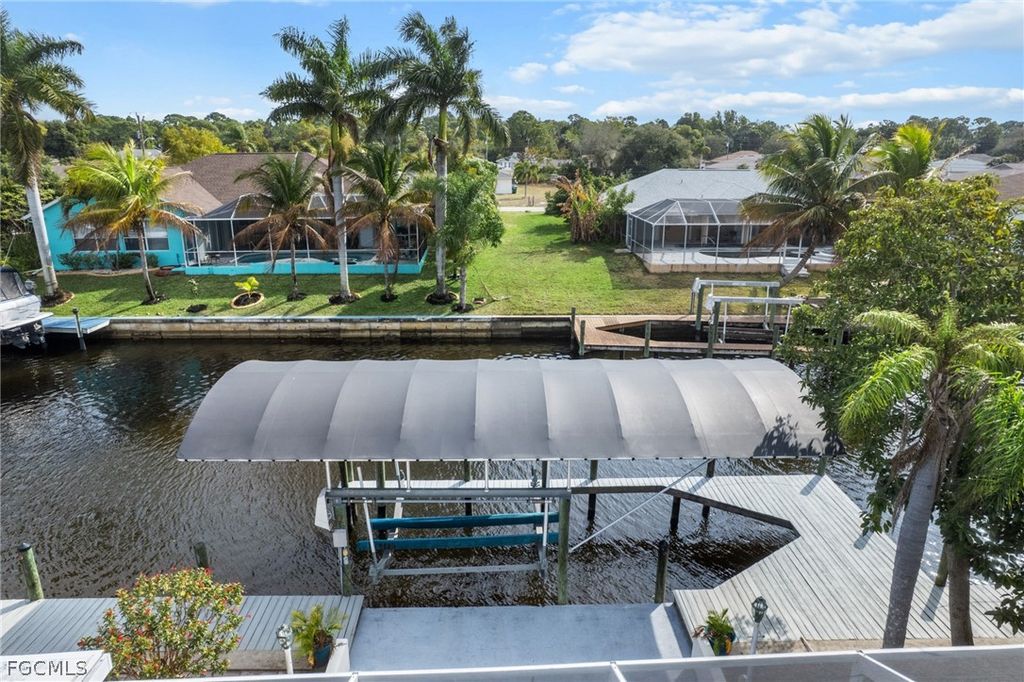 Image 31 of property listing at 1007 SE 23rd AVE, Cape Coral, FL 33990