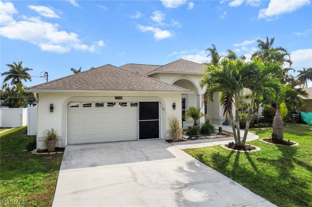 Image 34 of property listing at 1007 SE 23rd AVE, Cape Coral, FL 33990