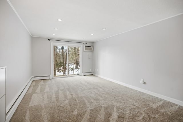 15 Silvestri Cir Unit 9, Derry, NH 03038