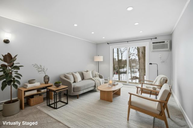 15 Silvestri Cir Unit 9, Derry, NH 03038