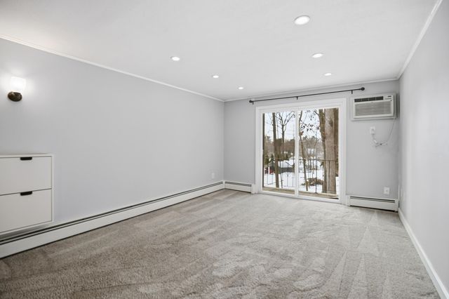 15 Silvestri Cir Unit 9, Derry, NH 03038