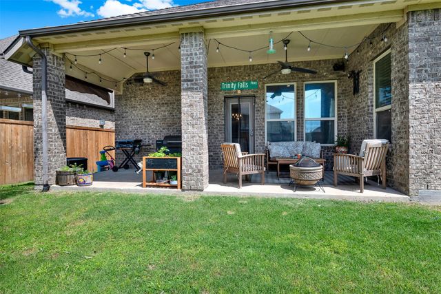 917 Llano Falls Drive, Mckinney, TX 75071