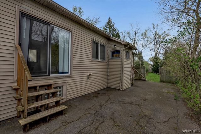 79 Lind Avenue, West Seneca, NY 14224