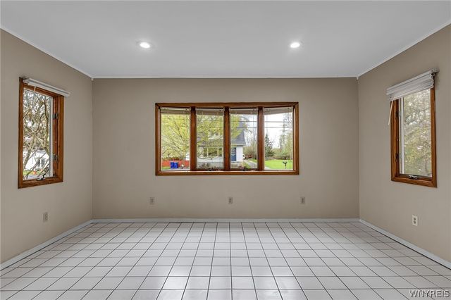 79 Lind Avenue, West Seneca, NY 14224