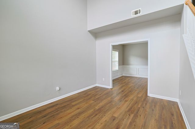 910 Lakeside Court, Loganville, GA 30052