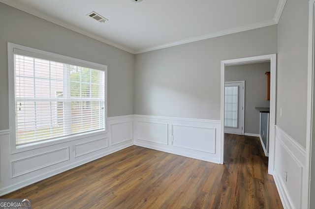 910 Lakeside Court, Loganville, GA 30052