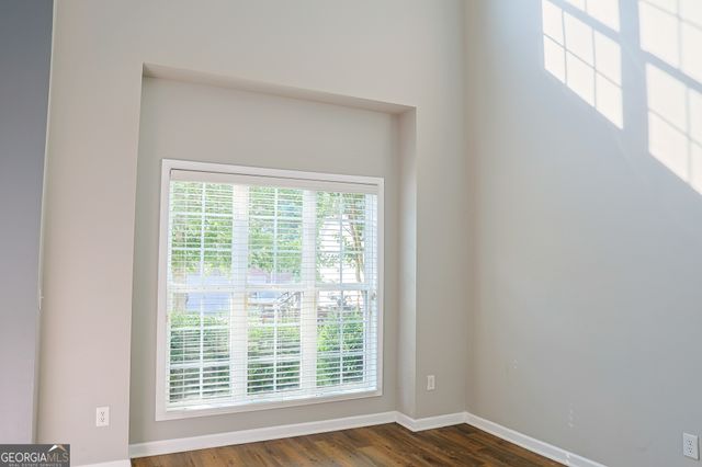 910 Lakeside Court, Loganville, GA 30052