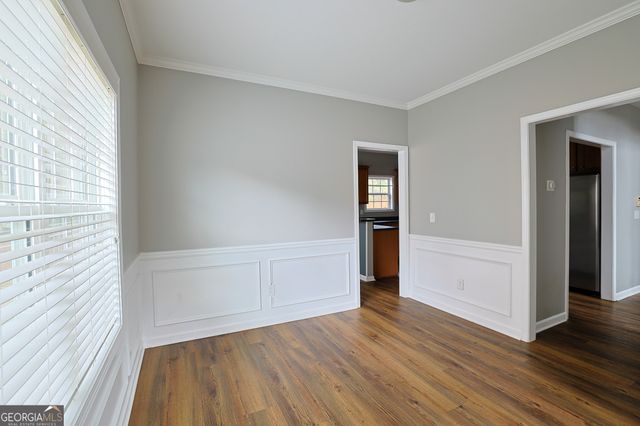 910 Lakeside Court, Loganville, GA 30052