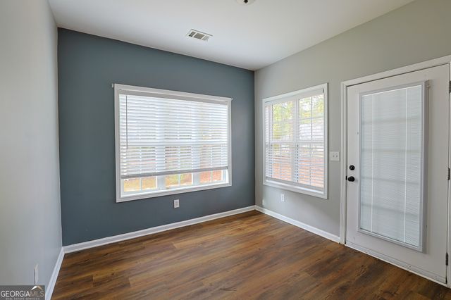 910 Lakeside Court, Loganville, GA 30052