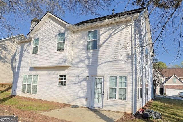 910 Lakeside Court, Loganville, GA 30052