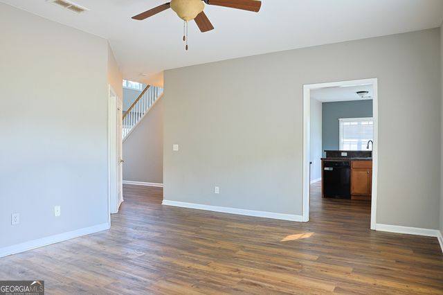 910 Lakeside Court, Loganville, GA 30052