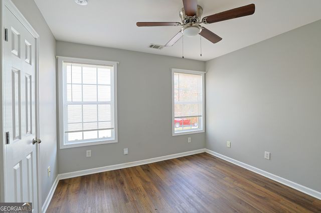 910 Lakeside Court, Loganville, GA 30052