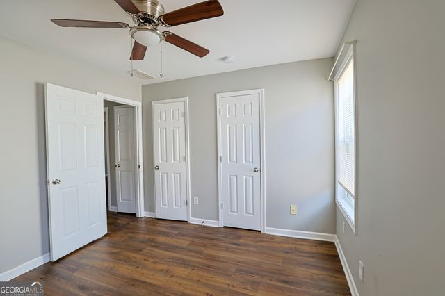 910 Lakeside Court, Loganville, GA 30052