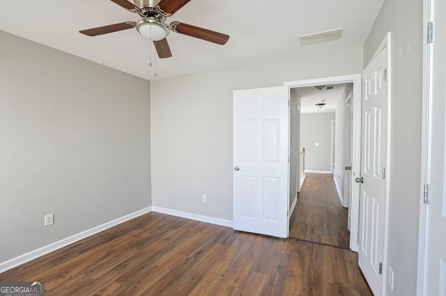 910 Lakeside Court, Loganville, GA 30052