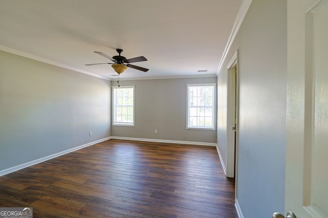 910 Lakeside Court, Loganville, GA 30052