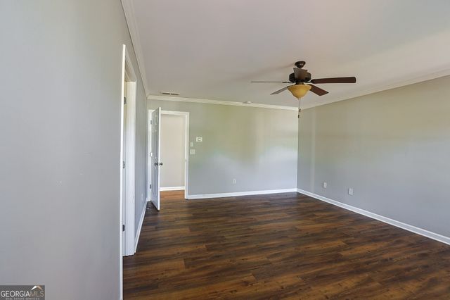 910 Lakeside Court, Loganville, GA 30052