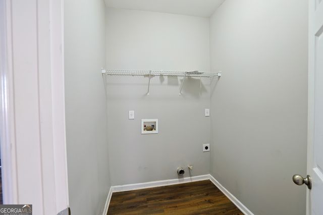 910 Lakeside Court, Loganville, GA 30052