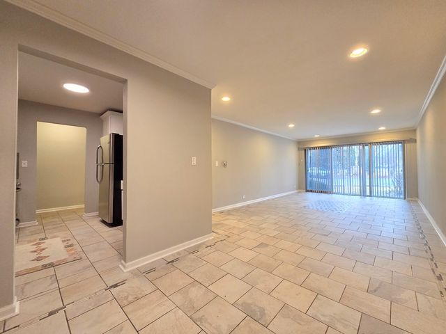 5001 Carriage Way Drive 116, Rolling Meadows, IL 60008