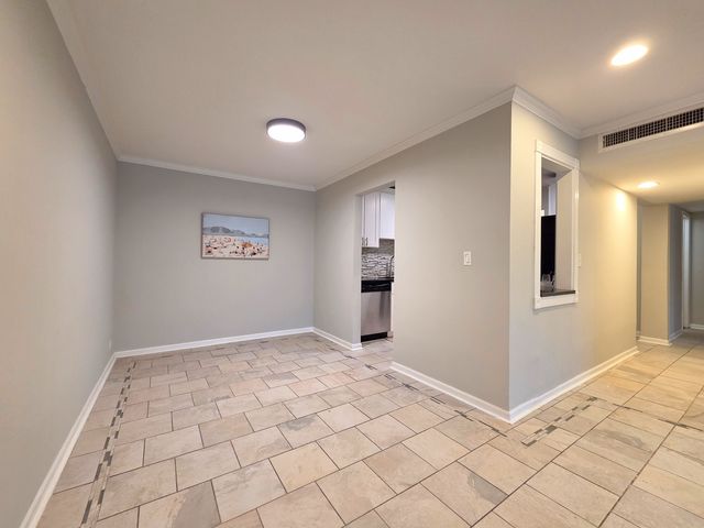 5001 Carriage Way Drive 116, Rolling Meadows, IL 60008