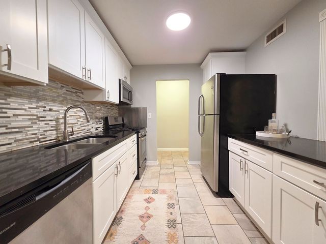 5001 Carriage Way Drive 116, Rolling Meadows, IL 60008