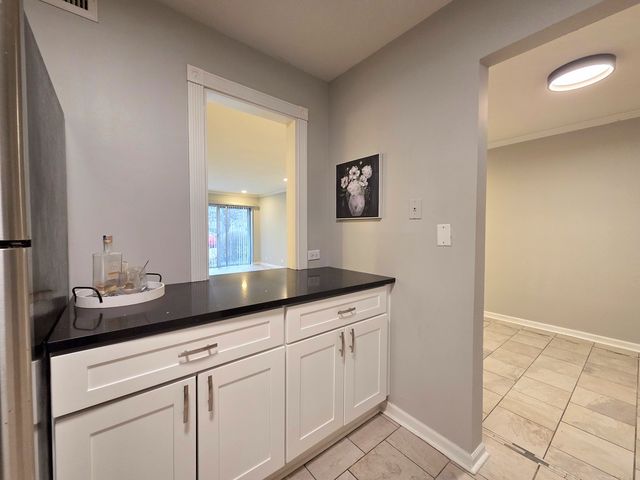 5001 Carriage Way Drive 116, Rolling Meadows, IL 60008