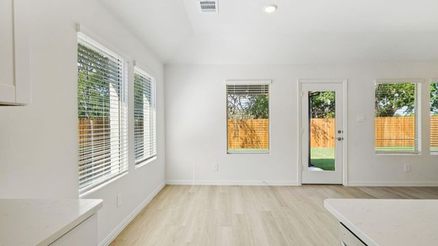 6624 Valley Lake Lane, Fort Worth, TX 76036