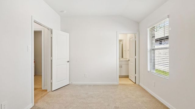 6624 Valley Lake Lane, Fort Worth, TX 76036