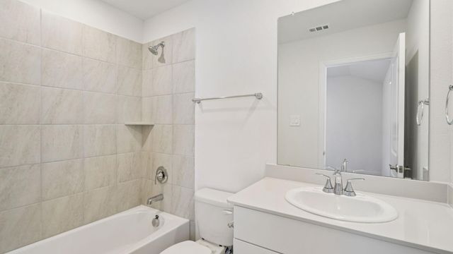 6624 Valley Lake Lane, Fort Worth, TX 76036