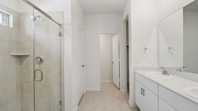 6624 Valley Lake Lane, Fort Worth, TX 76036