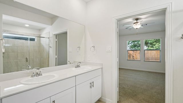 6624 Valley Lake Lane, Fort Worth, TX 76036