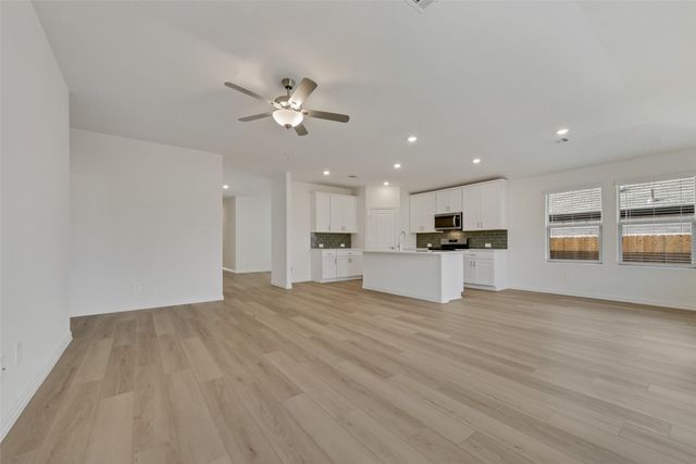 6624 Valley Lake Lane, Fort Worth, TX 76036