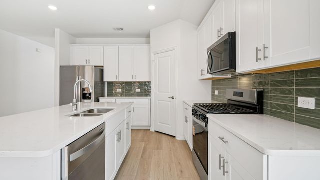 6624 Valley Lake Lane, Fort Worth, TX 76036