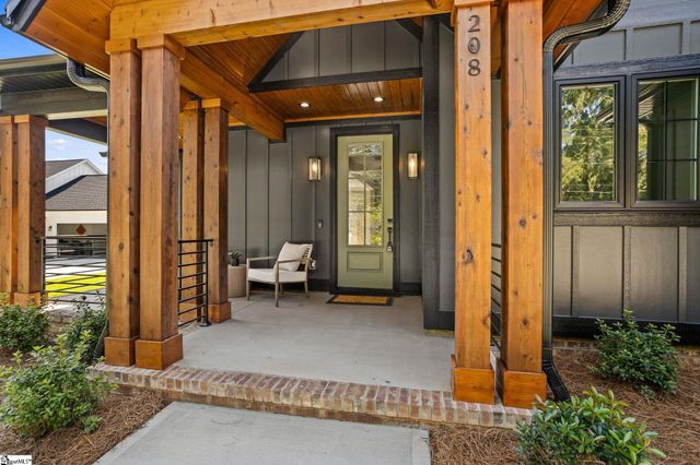 208 Forest Park Drive, Simpsonville, SC 29681