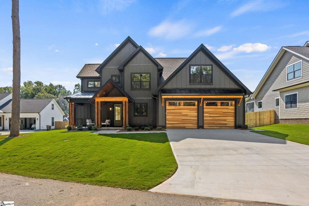 208 Forest Park Drive, Simpsonville, SC 29681