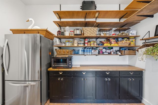 158 Pinecrest Road, Litchfield, NH 03052
