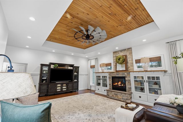 158 Pinecrest Road, Litchfield, NH 03052