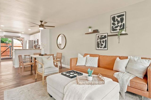 6594 Bell Bluff, San Diego, CA 92119