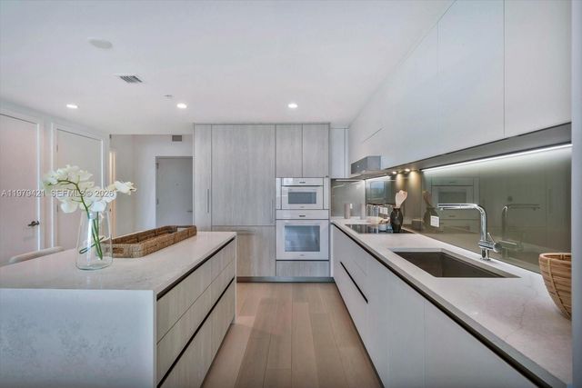 9201 E Bay Harbor Dr 503, Bal Harbour, FL 33154