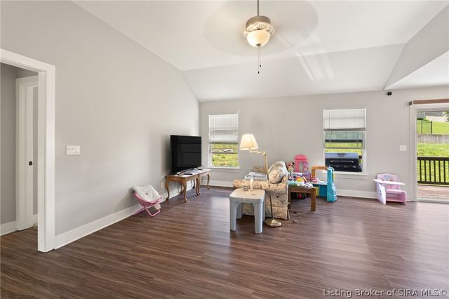 2814 Rolling Creek Drive, Jeffersonville, IN 47130