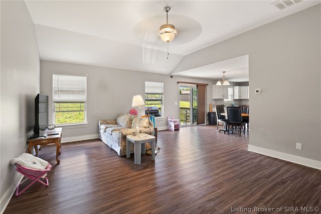 2814 Rolling Creek Drive, Jeffersonville, IN 47130