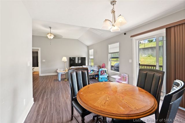2814 Rolling Creek Drive, Jeffersonville, IN 47130