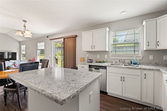 2814 Rolling Creek Drive, Jeffersonville, IN 47130