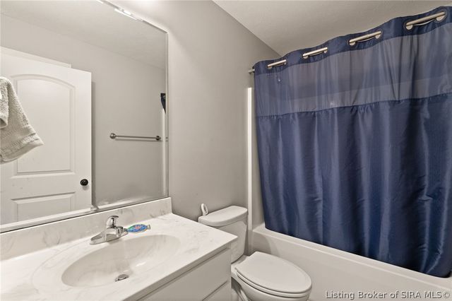 2814 Rolling Creek Drive, Jeffersonville, IN 47130
